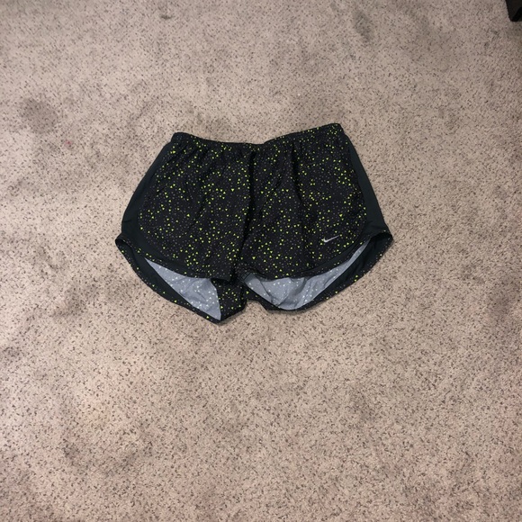 Nike shorts - Picture 2 of 3